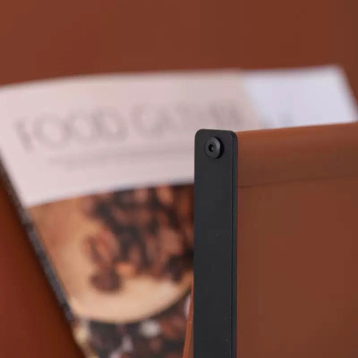 Luca Zeitschriftenhalter aus Metall &amp; Leder – Modernes Wohnaccessoire