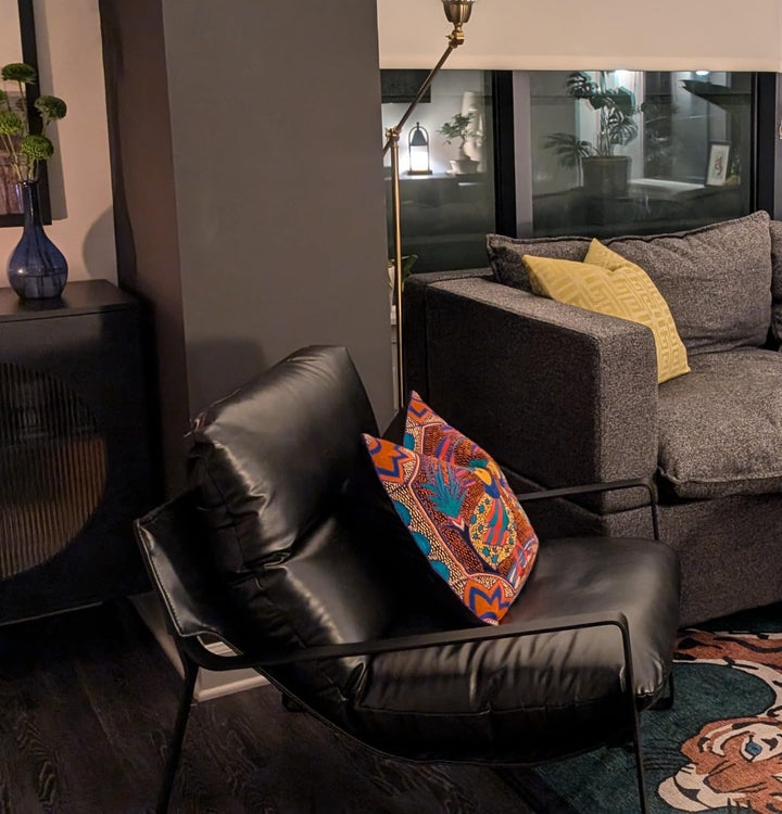 Loungesessel mit dicker Polsterung – Moderner Akzentstuhl
