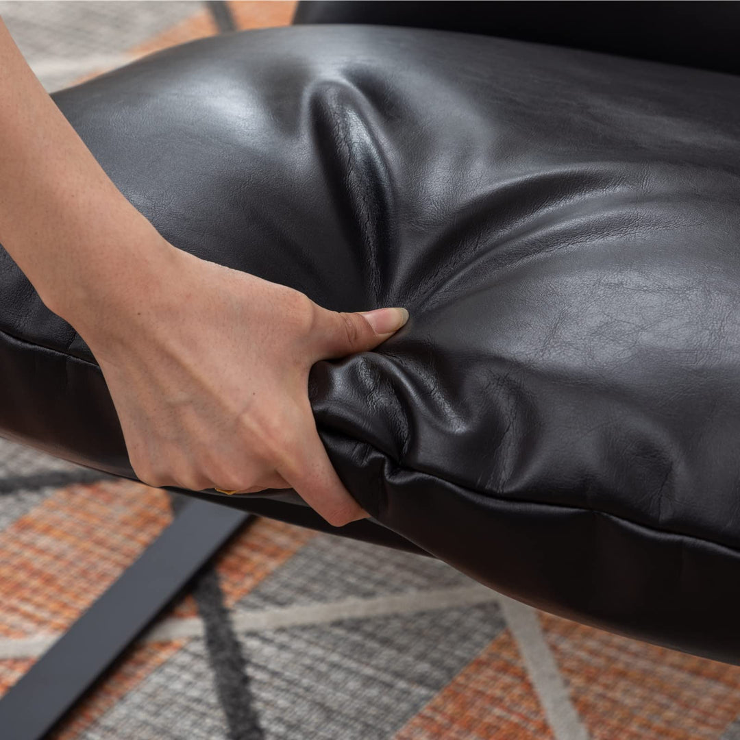 Loungesessel mit dicker Polsterung – Moderner Akzentstuhl